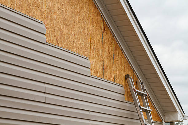 Professional Fiber Cement Siding technician working in Franklin, TN